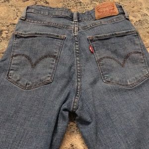 721 High Rise Skinny Levi Jeans